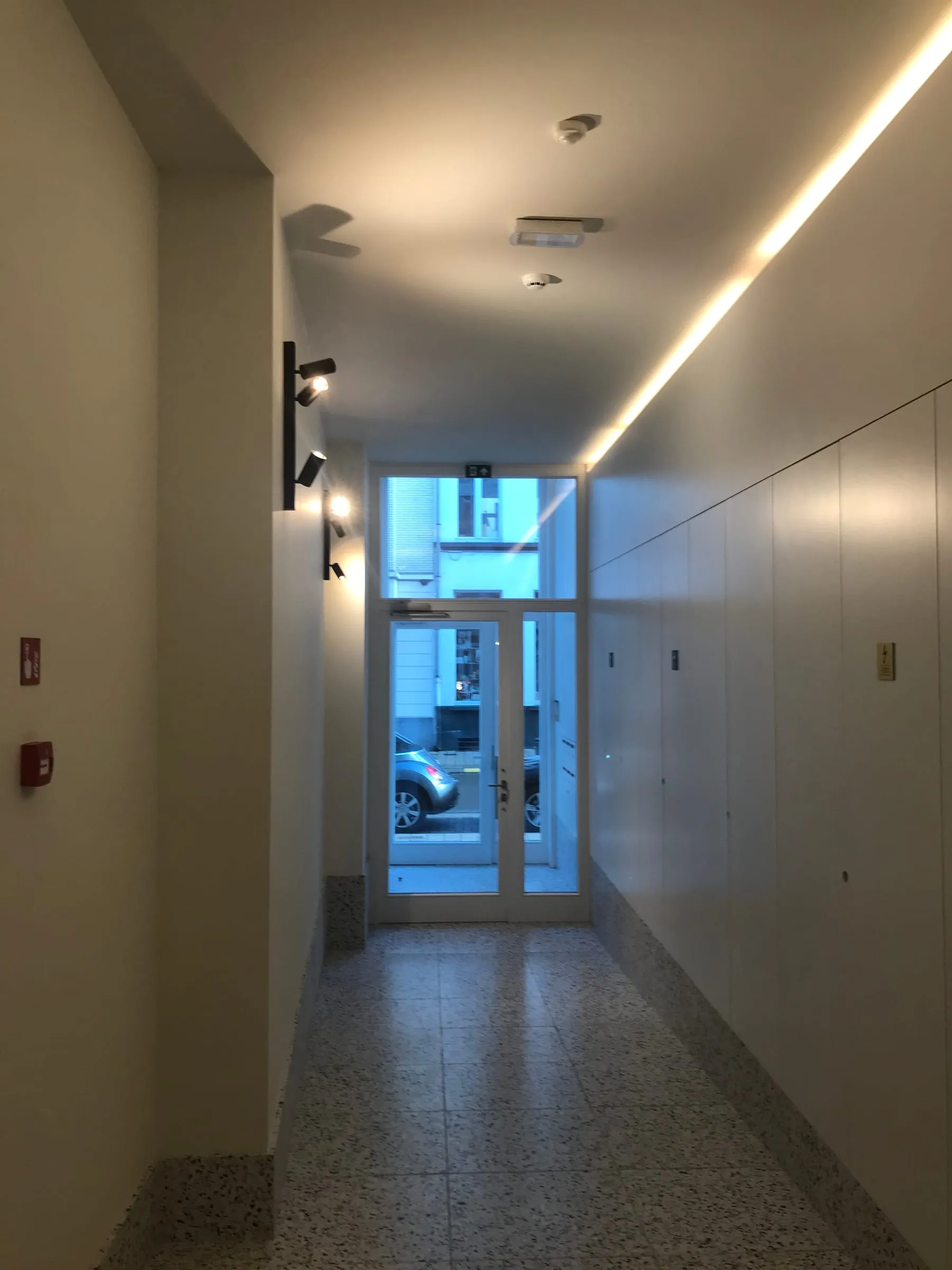 Branddetectie en rookafvoer in een appartementsgebouw in Gent, geplaatst door dV Security, foto 1 van 3