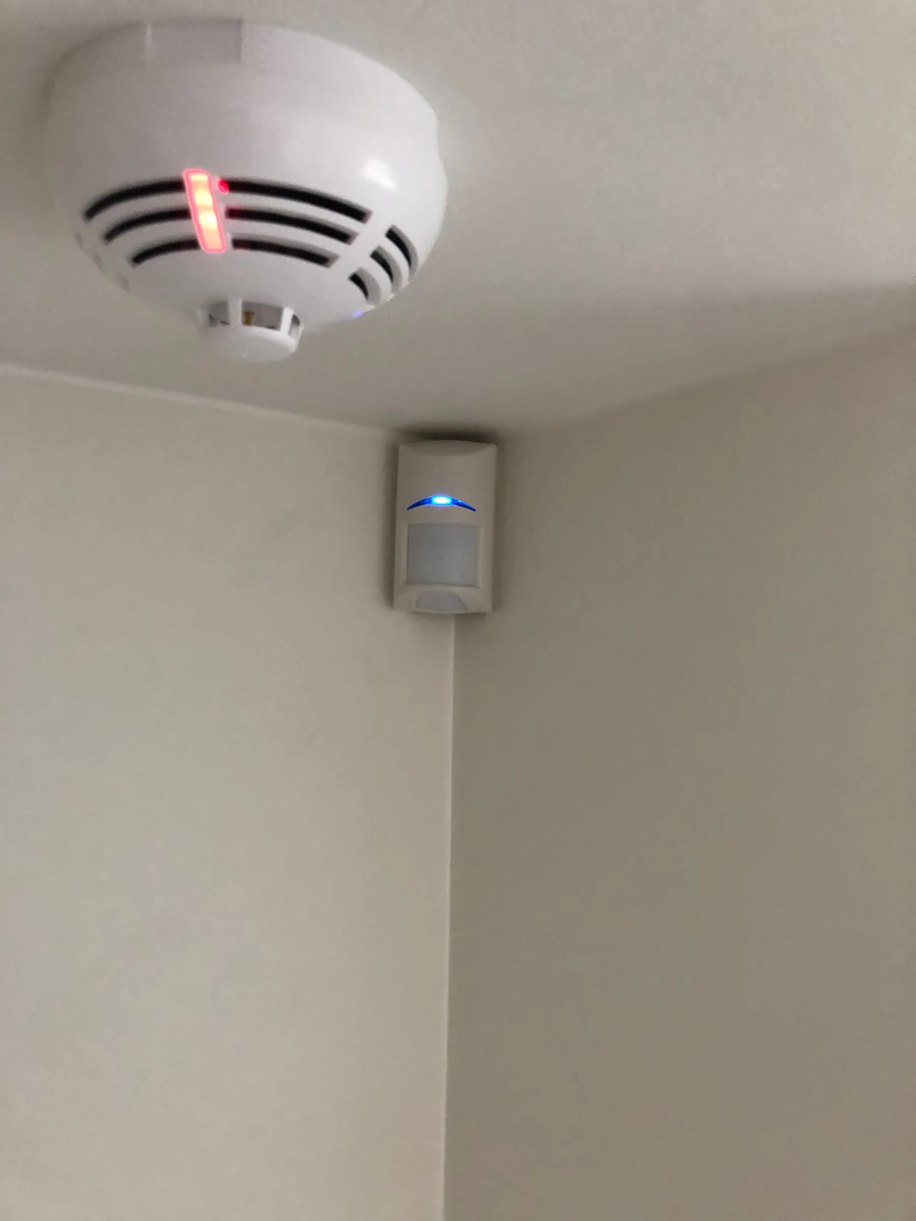 Branddetectie en rookafvoer in een appartementsgebouw in Gent, geplaatst door dV Security